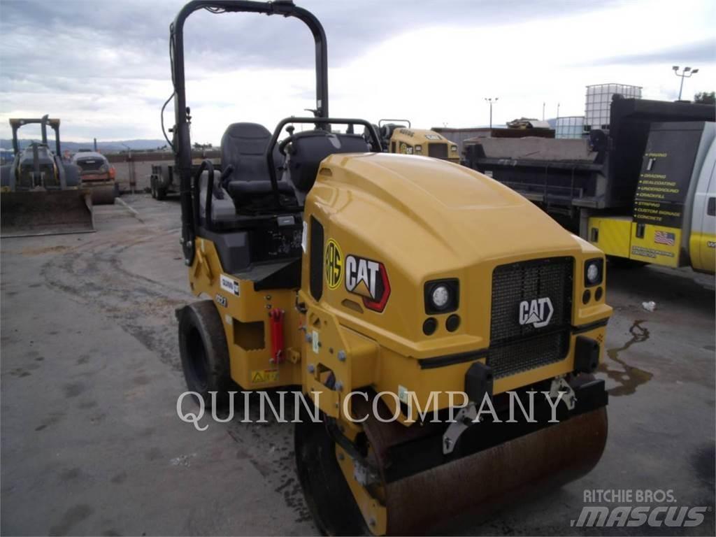 CAT CC2.7 單輪滾壓機