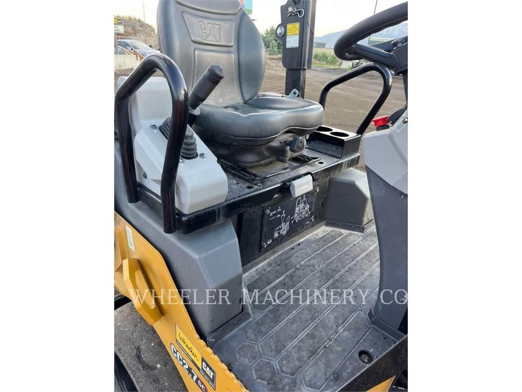 CAT CC2.7 GC 複合式滾壓機