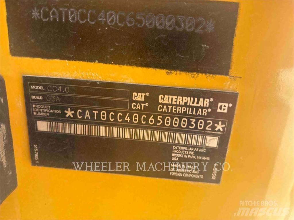 CAT CC4.0 複合式滾壓機