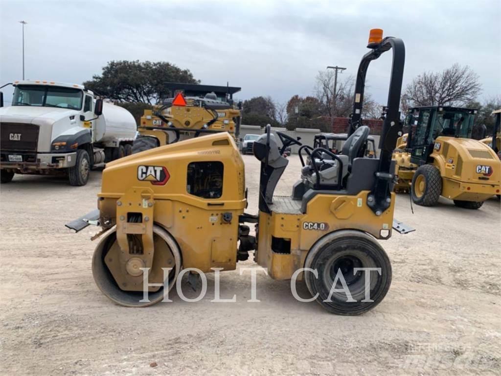 CAT CC4.0 伸縮臂操作車