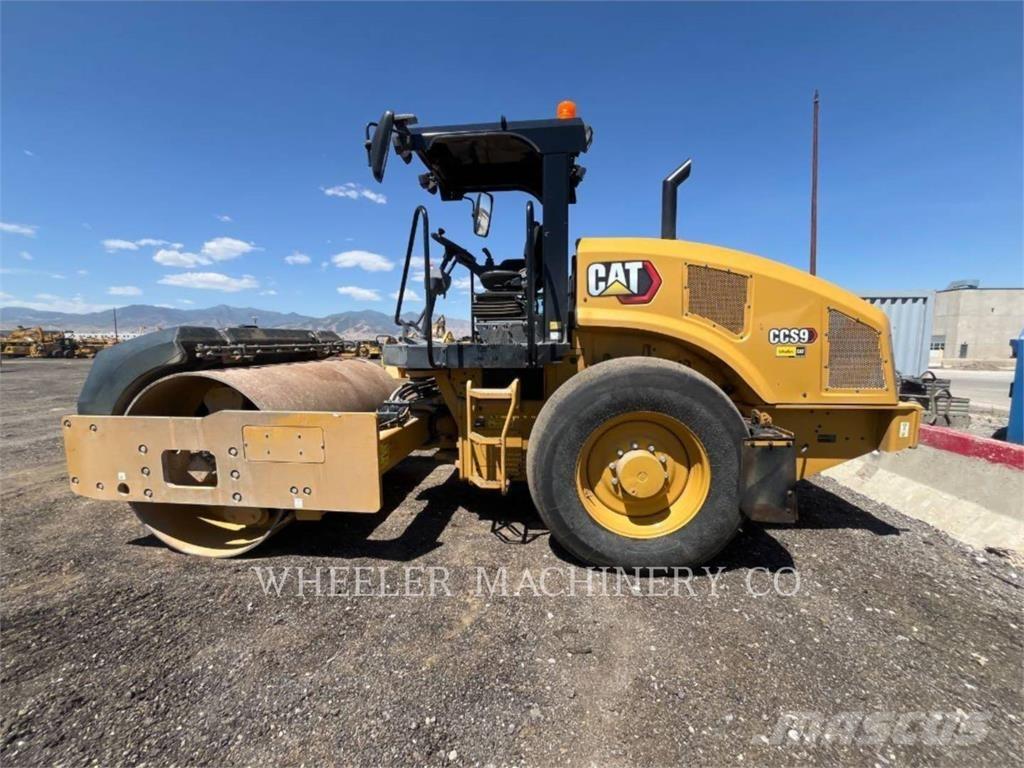 CAT CCS9 雙輪滾壓機