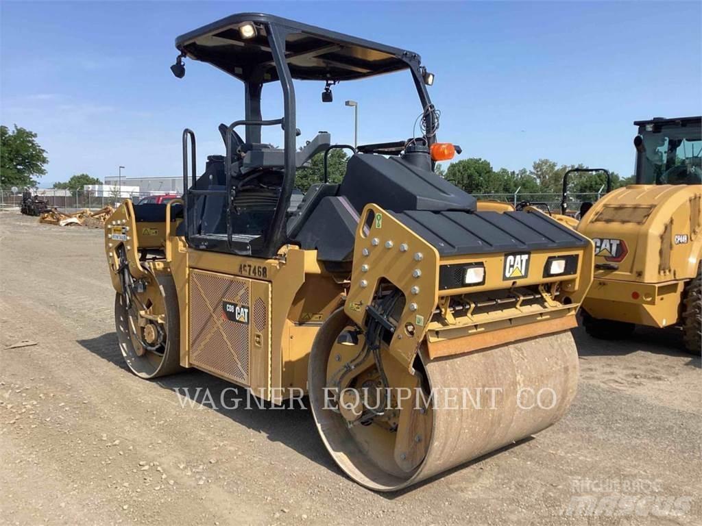 CAT CD8 土壤壓實機
