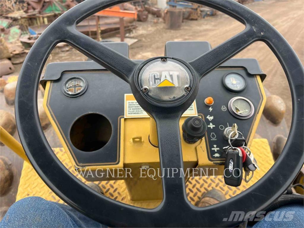 CAT CP-563C 土壤壓實機
