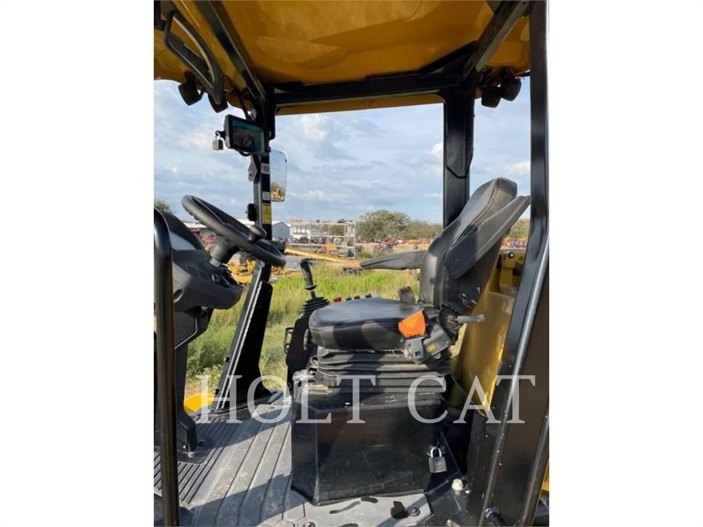 CAT CP11GC 單輪滾壓機
