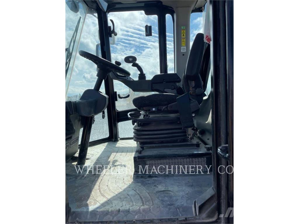 CAT CP12 單輪滾壓機