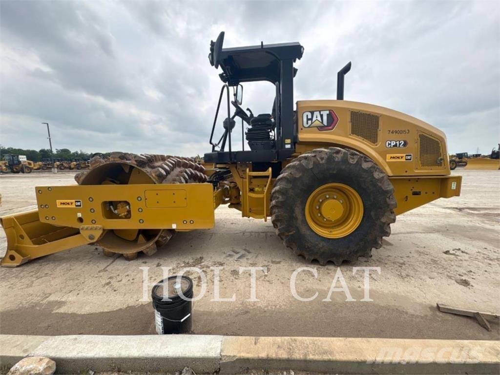 CAT CP12 單輪滾壓機