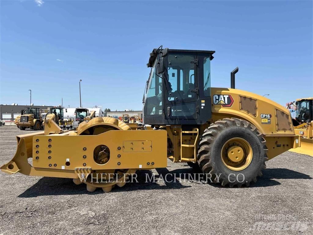 CAT CP16 單輪滾壓機