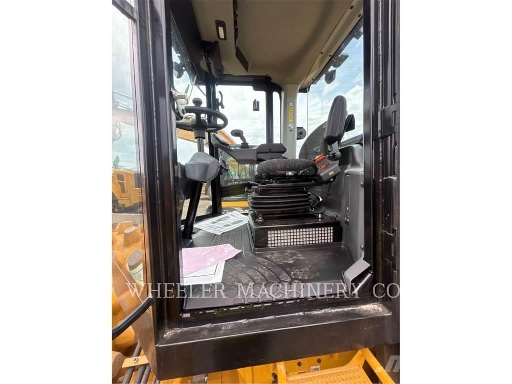 CAT CP16 單輪滾壓機