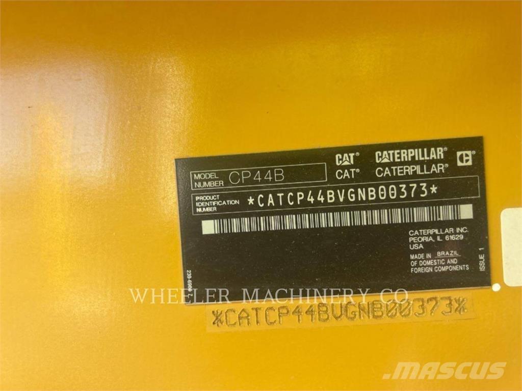 CAT CP44B 單輪滾壓機