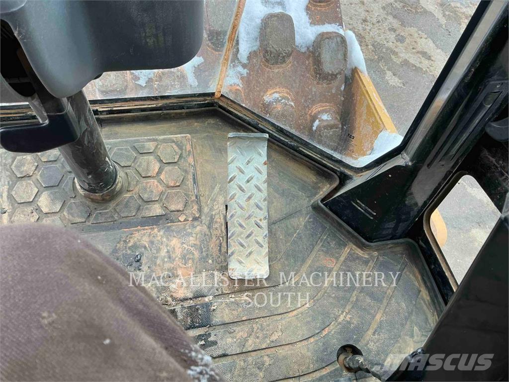 CAT CP44B 單輪滾壓機