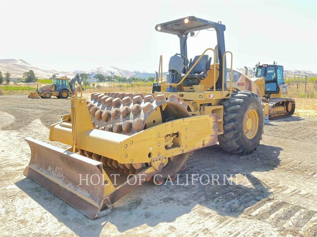 CAT CP56 單輪滾壓機