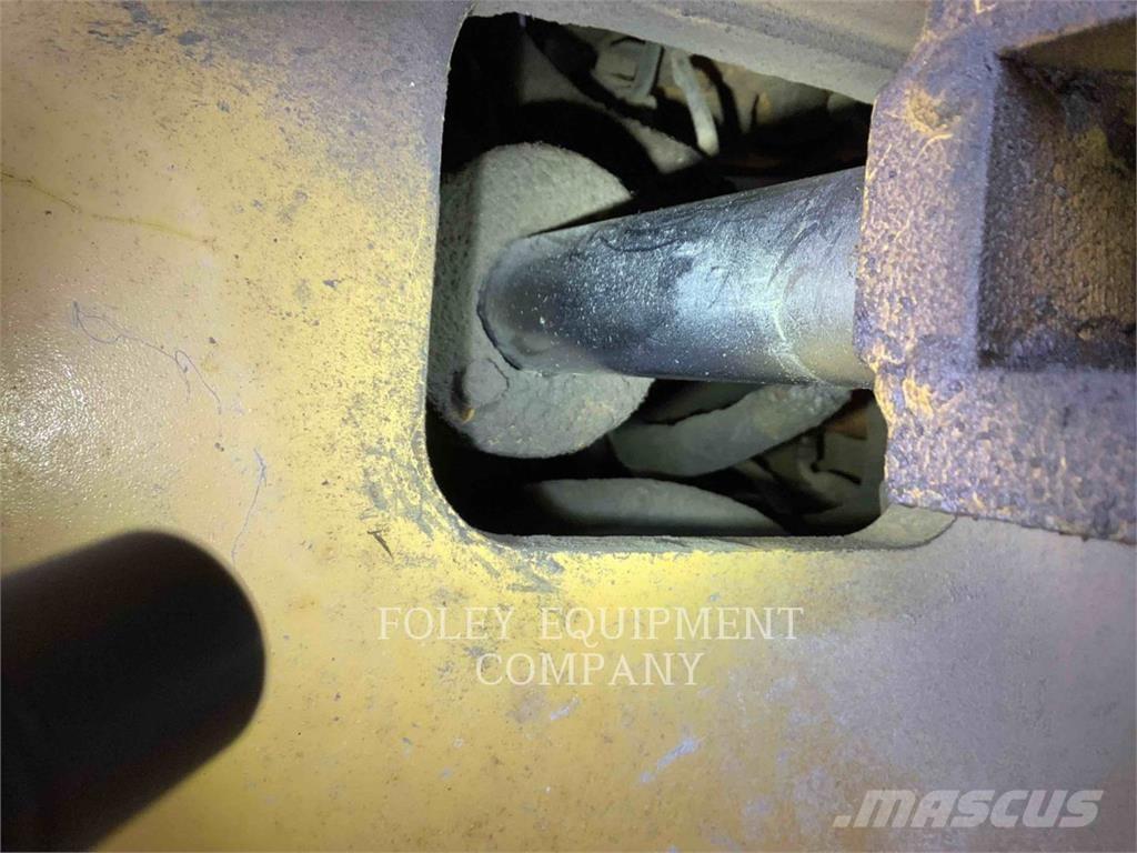 CAT CP563D 單輪滾壓機