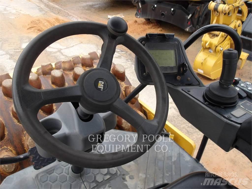 CAT CP56B 單輪滾壓機