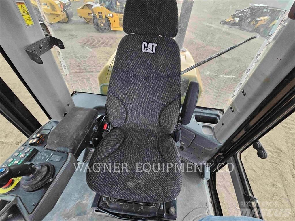 CAT CP56B 土壤壓實機