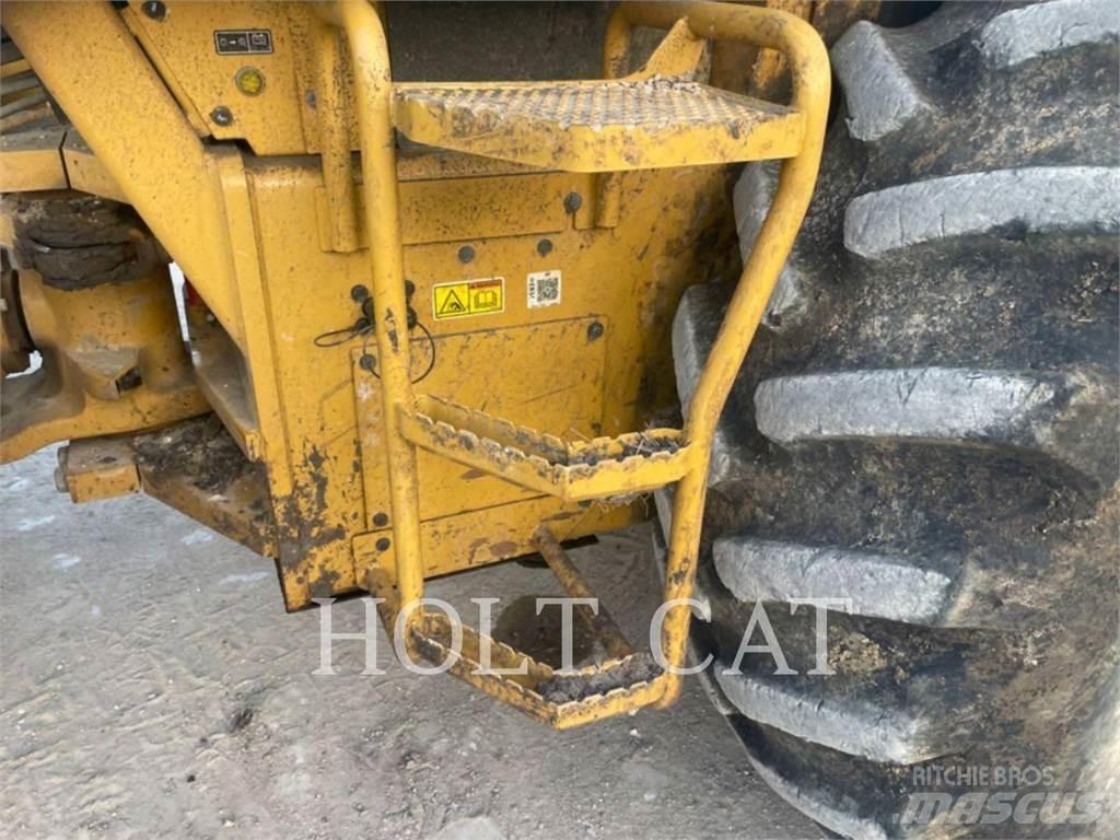 CAT CP56B CAB 單輪滾壓機