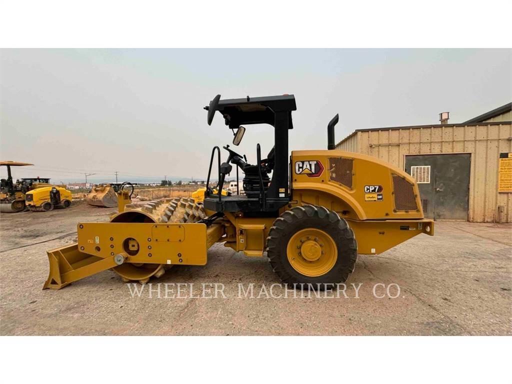 CAT CP7 單輪滾壓機