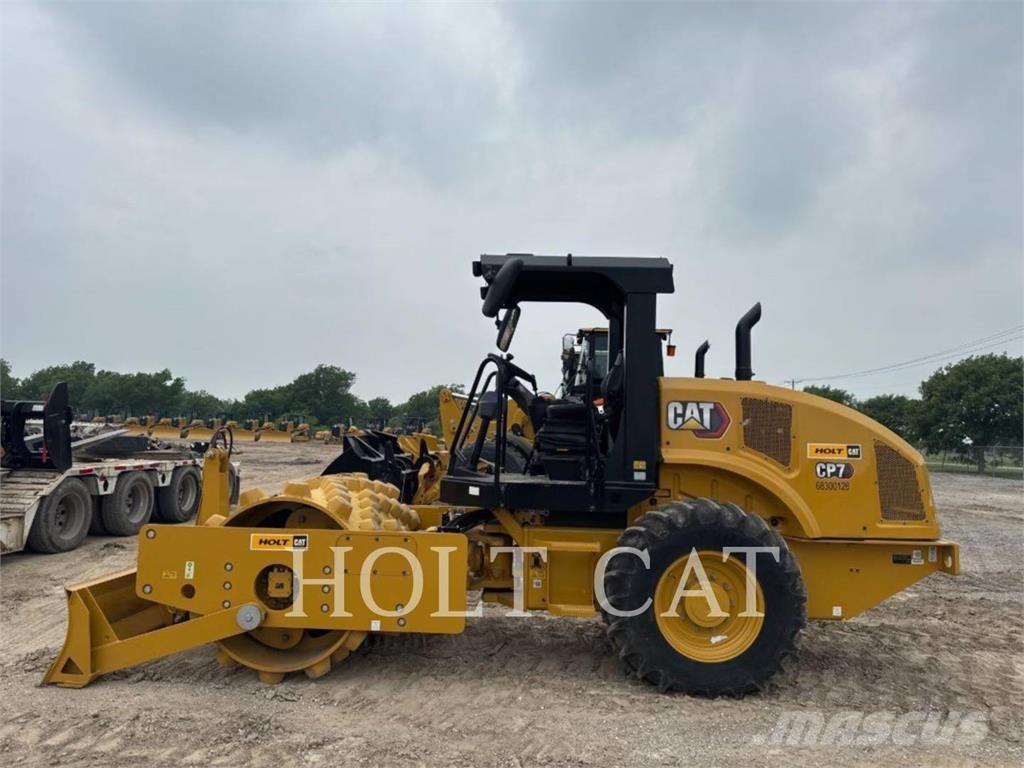 CAT CP7 單輪滾壓機