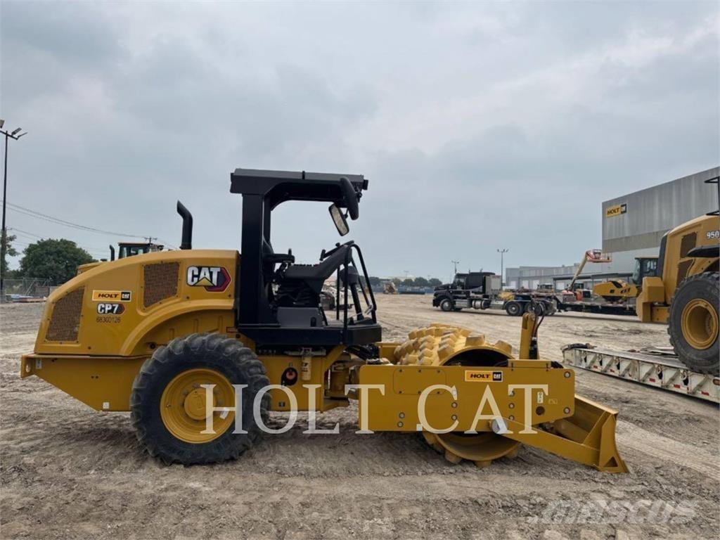 CAT CP7 單輪滾壓機