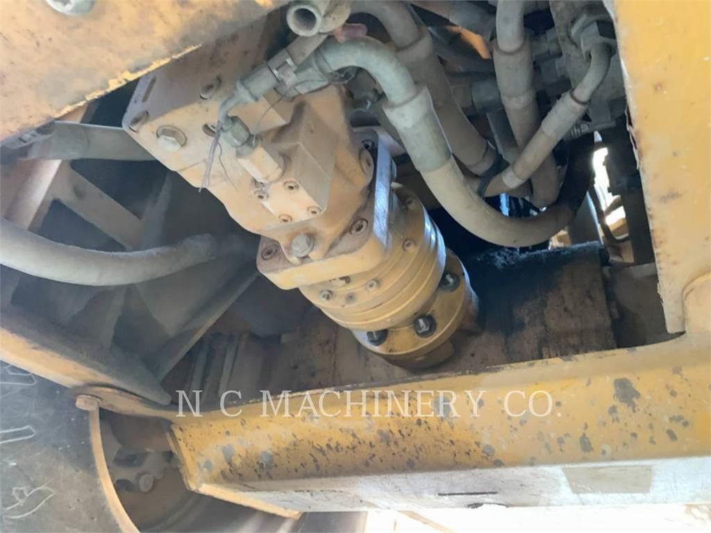 CAT CS-533E 瀝青攤舖機/鋪路機