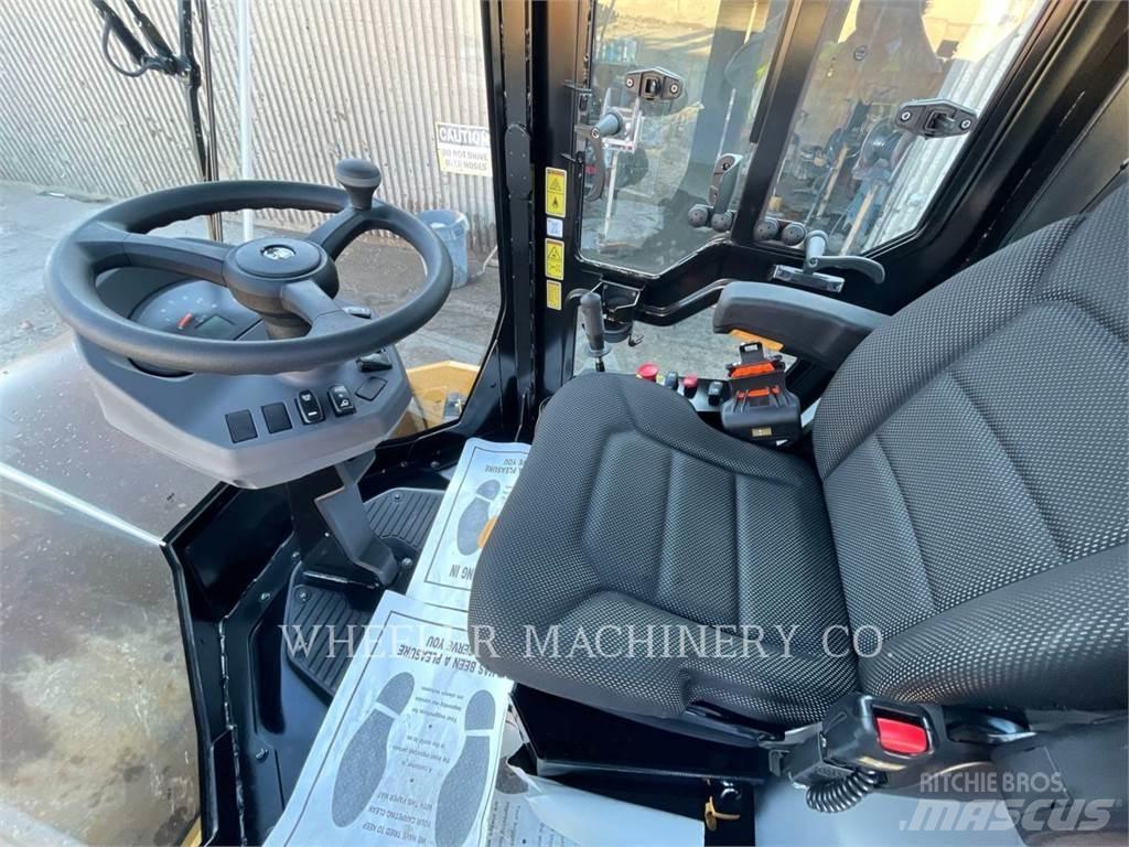CAT CS11 GC 單輪滾壓機