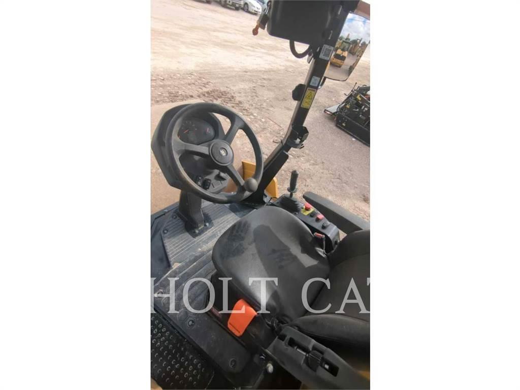 CAT CS11GC 單輪滾壓機