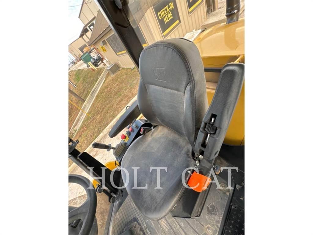 CAT CS11GC 單輪滾壓機