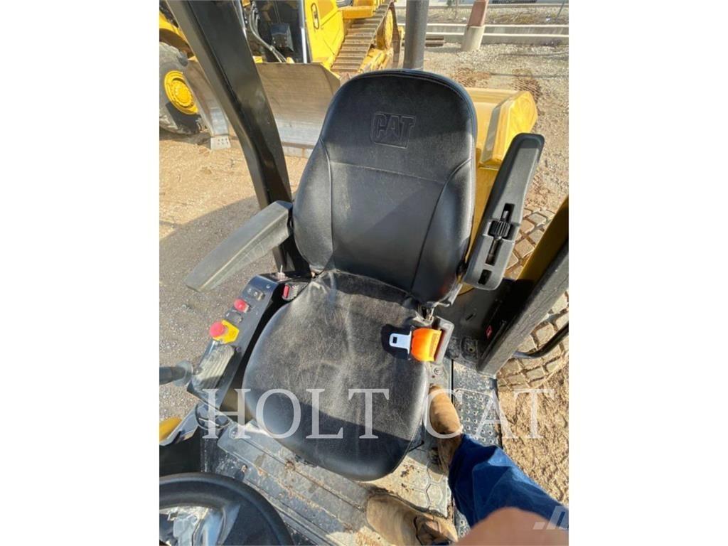 CAT CS11GC 單輪滾壓機