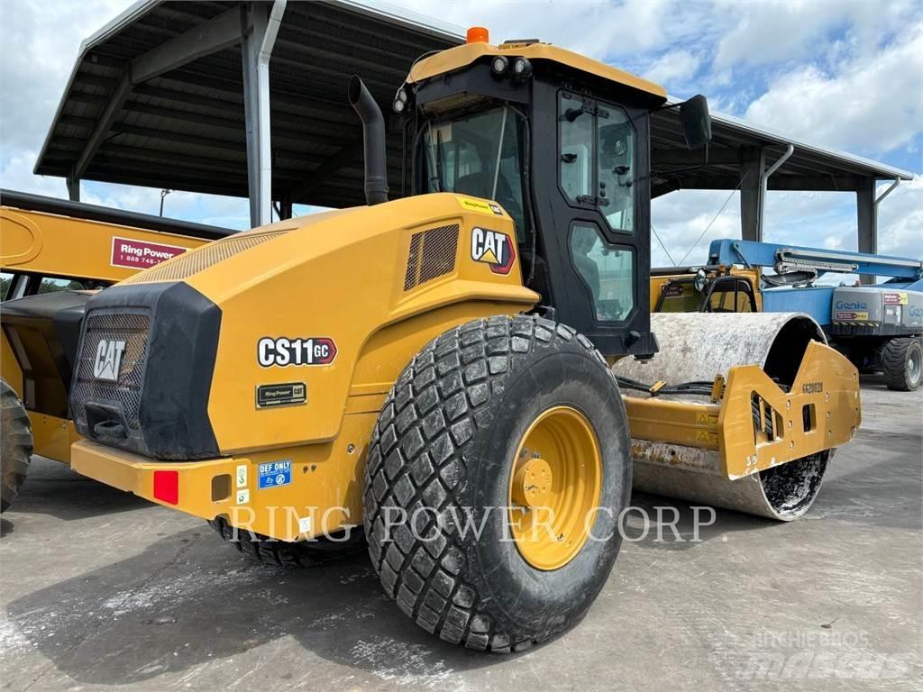 CAT CS11GCCAB 雙輪滾壓機