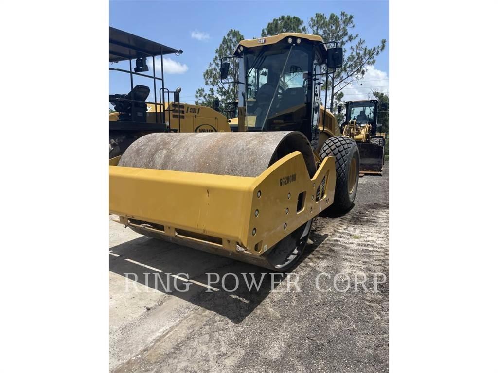 CAT CS11GCCAB 雙輪滾壓機