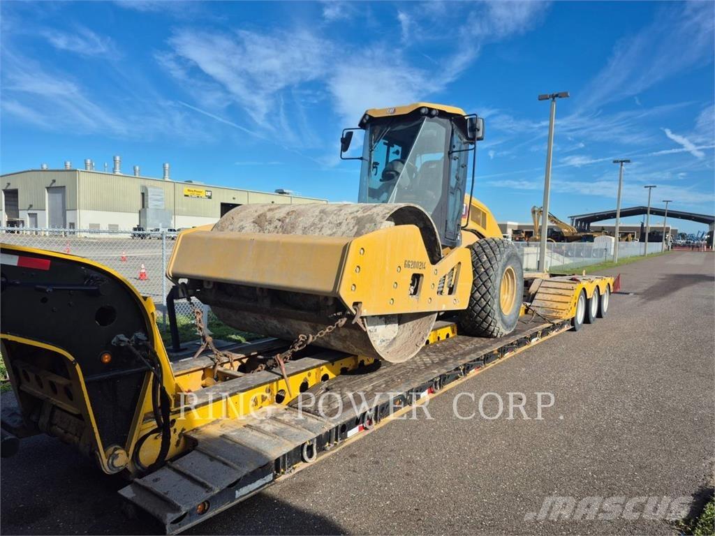 CAT CS11GCCAB 雙輪滾壓機