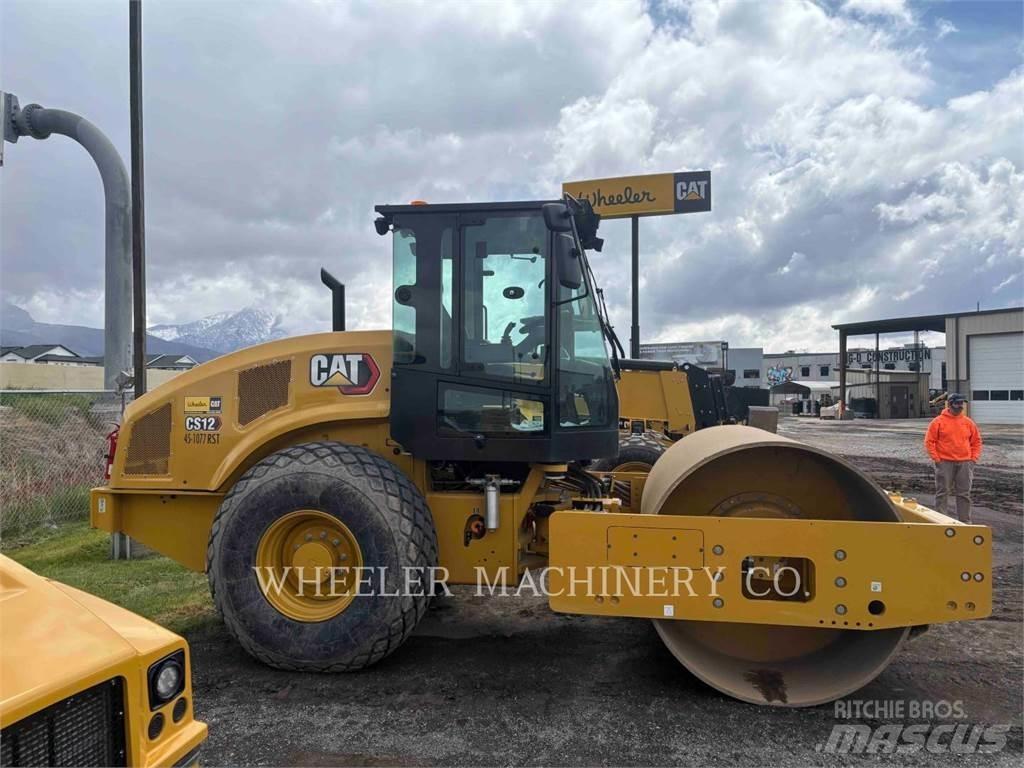 CAT CS12 單輪滾壓機