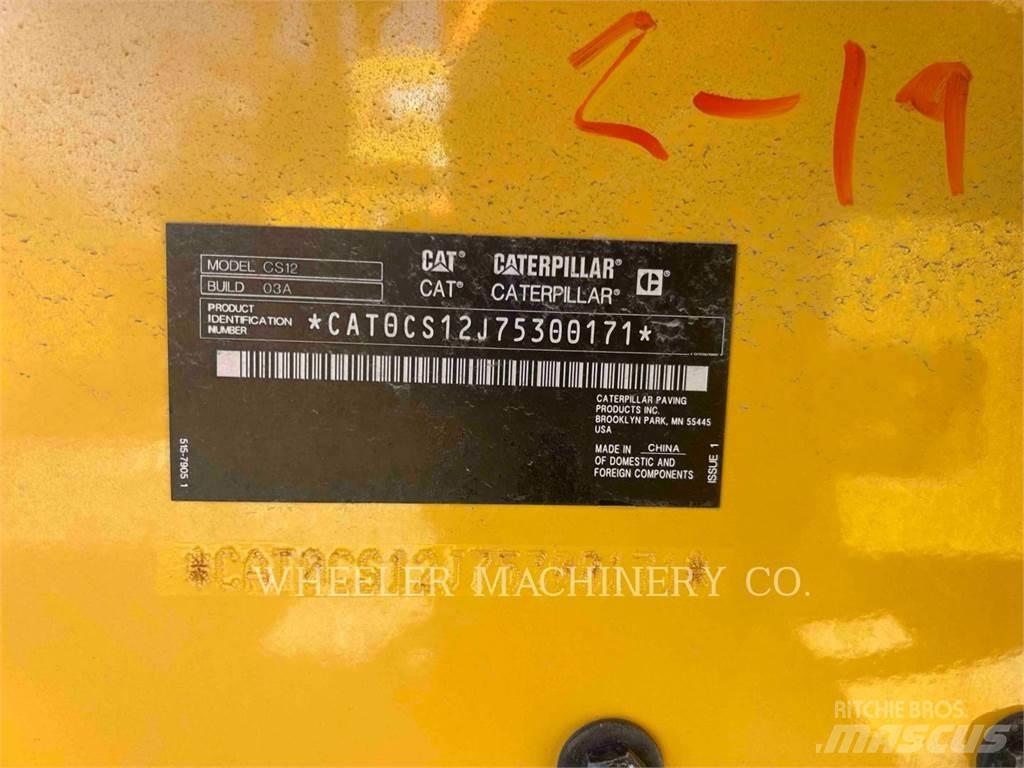 CAT CS12 單輪滾壓機