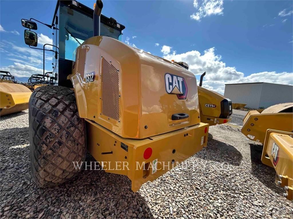 CAT CS12 單輪滾壓機