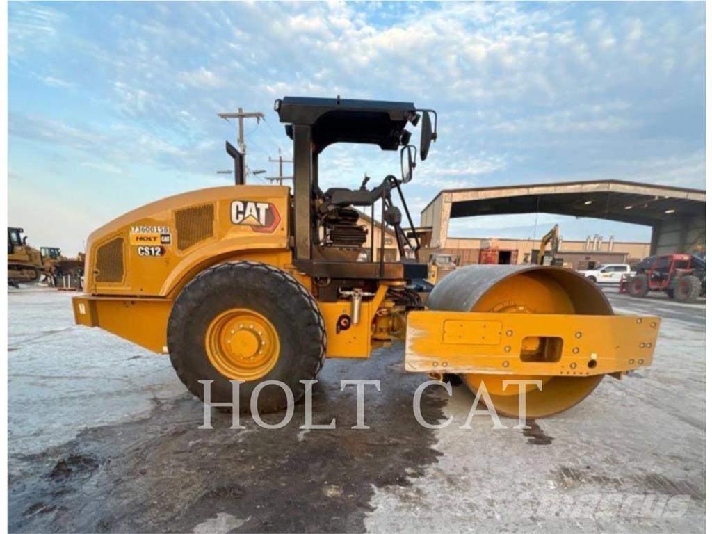 CAT CS12 單輪滾壓機