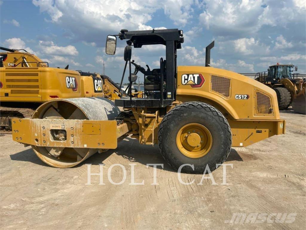 CAT CS12 單輪滾壓機