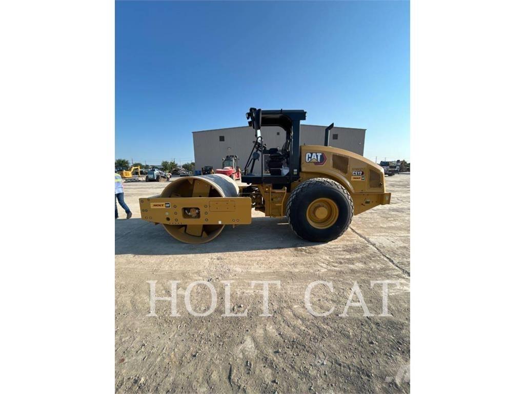 CAT CS12 單輪滾壓機