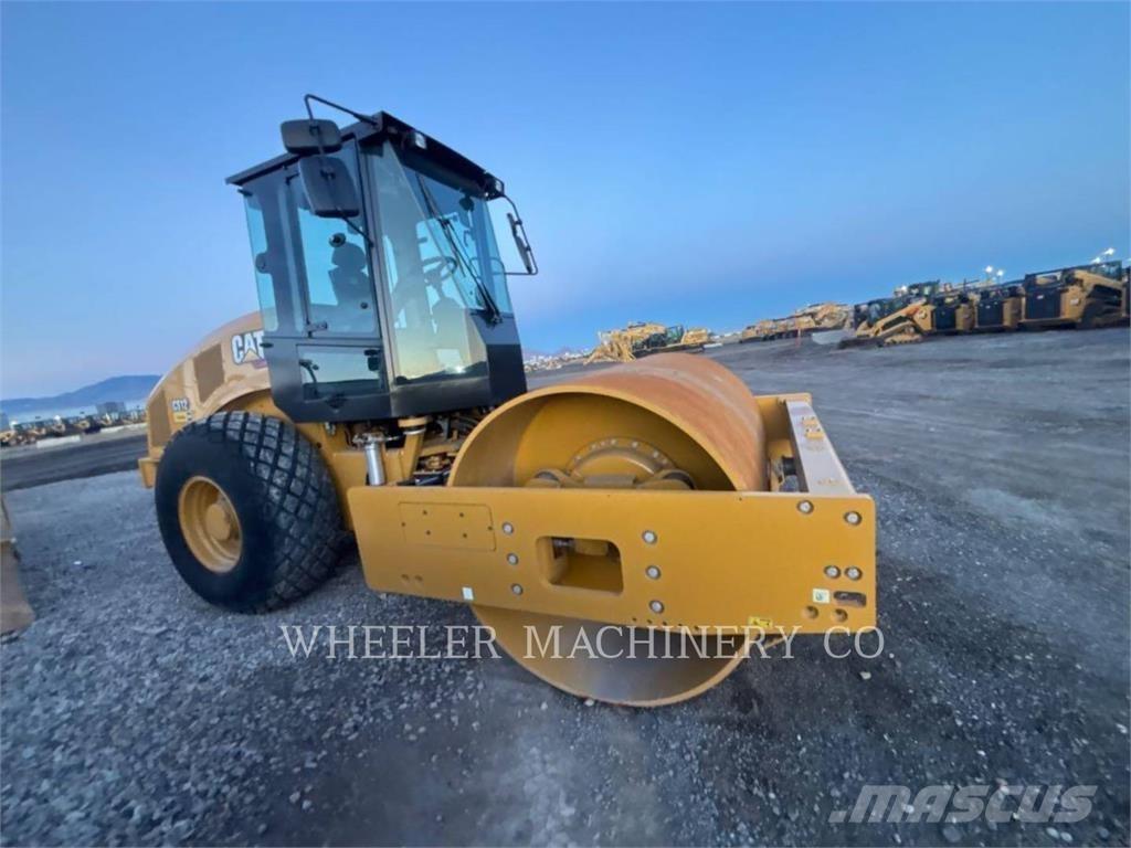 CAT CS12 單輪滾壓機