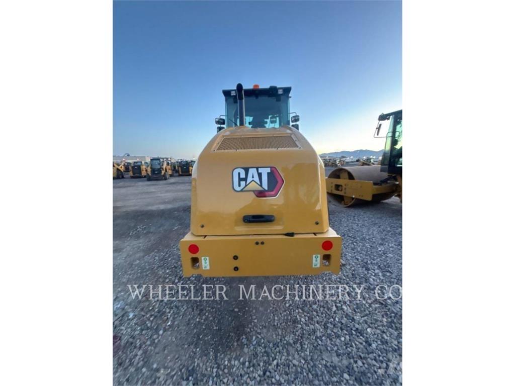CAT CS12 單輪滾壓機