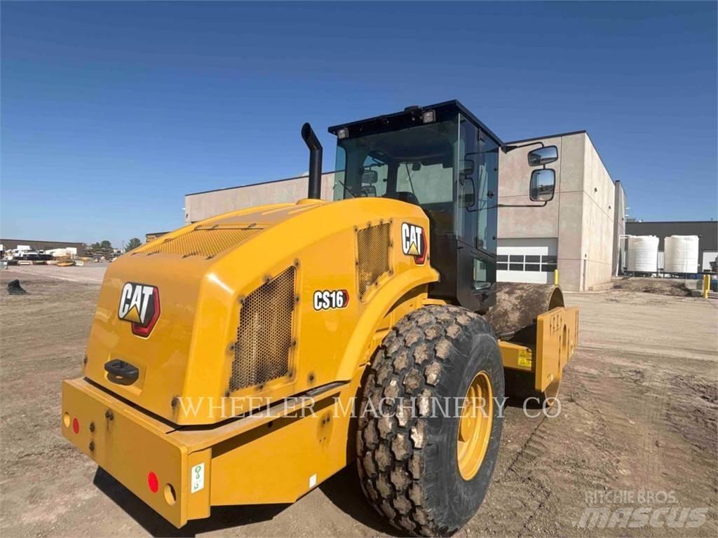 CAT CS16 單輪滾壓機