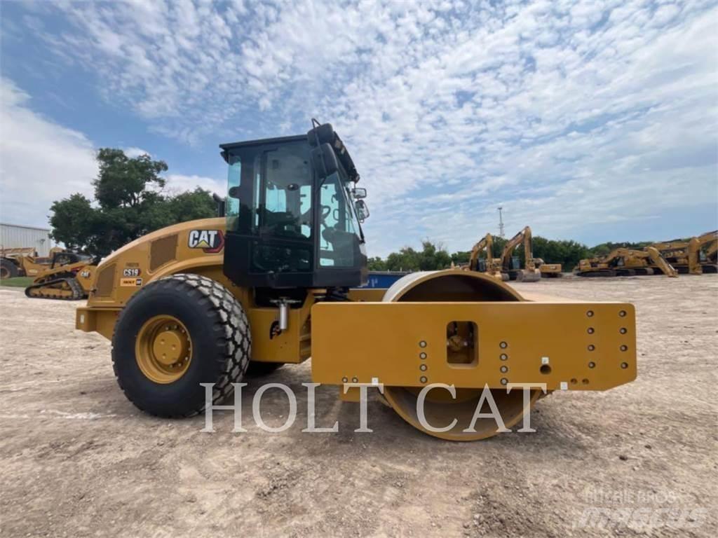 CAT CS19 單輪滾壓機