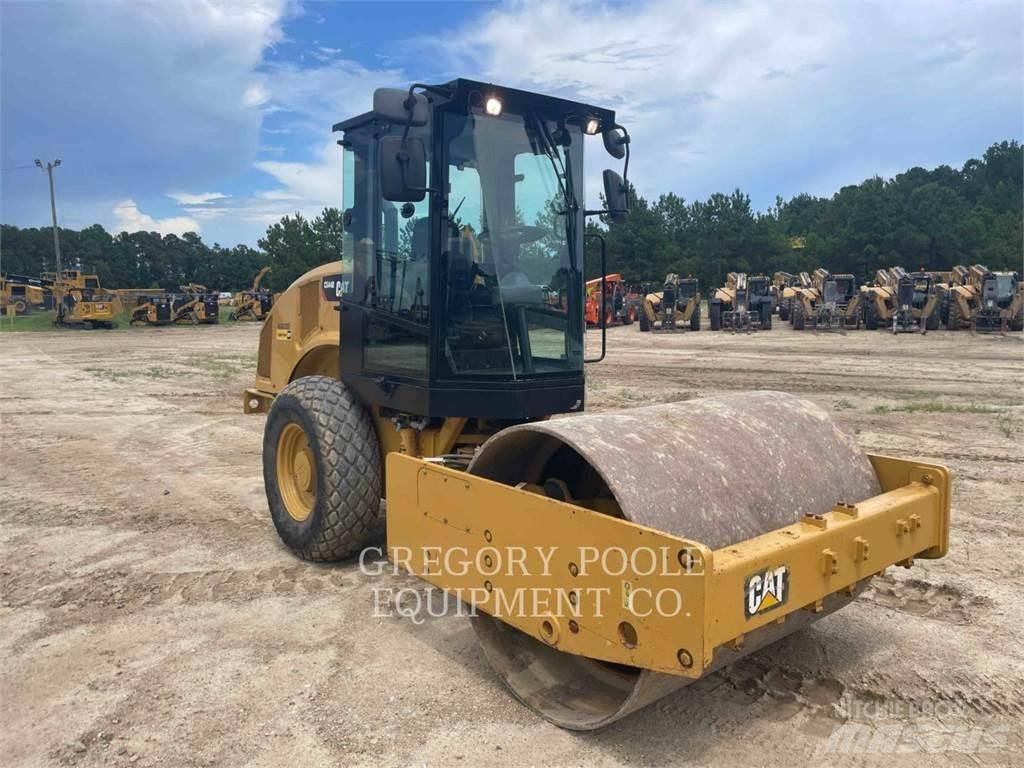 CAT CS44B 單輪滾壓機