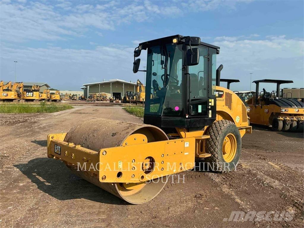 CAT CS44B 單輪滾壓機