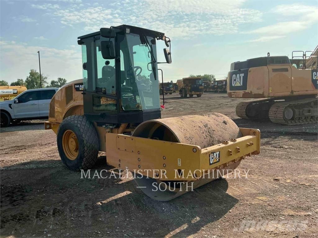 CAT CS44B 單輪滾壓機