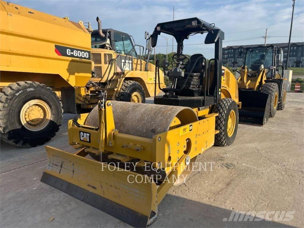 CAT CS44B 土壤壓實機