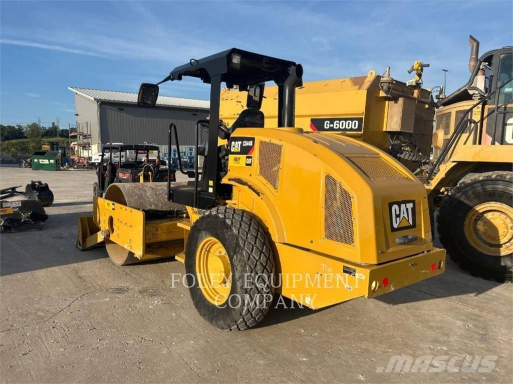 CAT CS44B 土壤壓實機