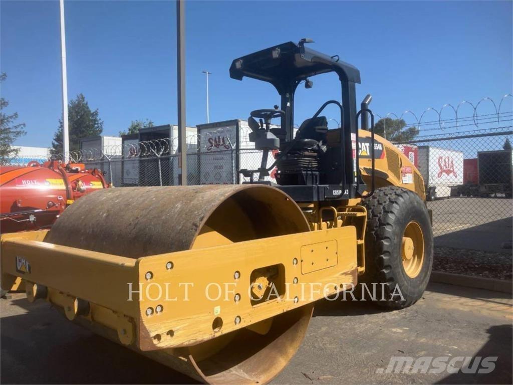 CAT CS54 土壤壓實機