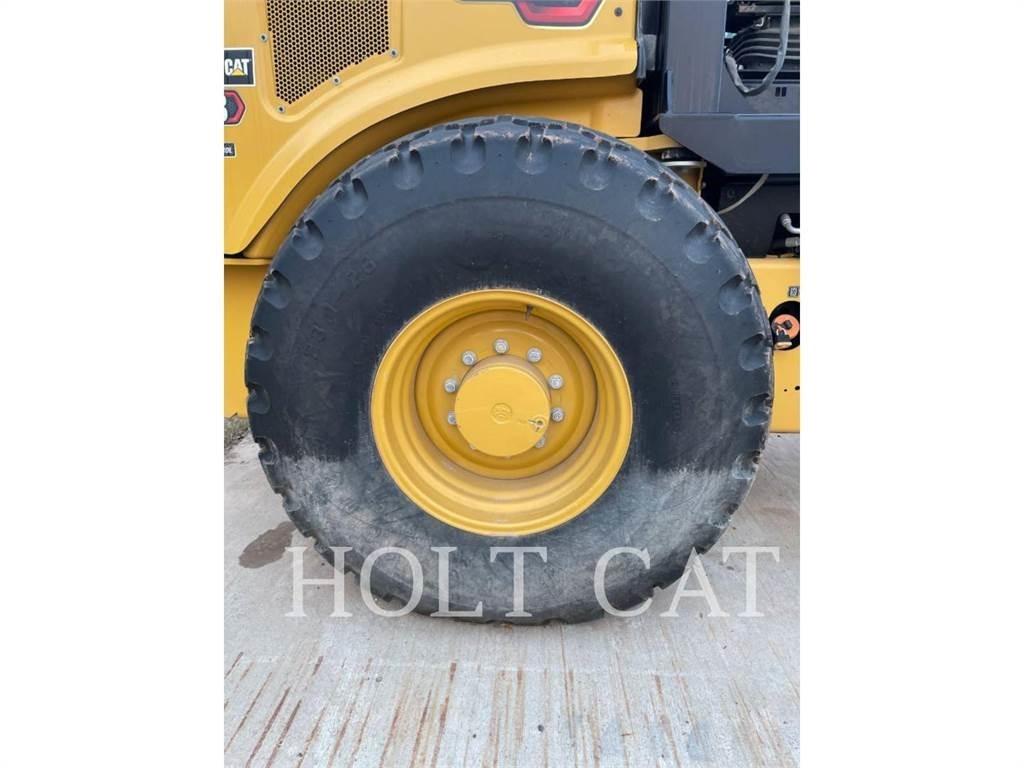 CAT CS54B 單輪滾壓機