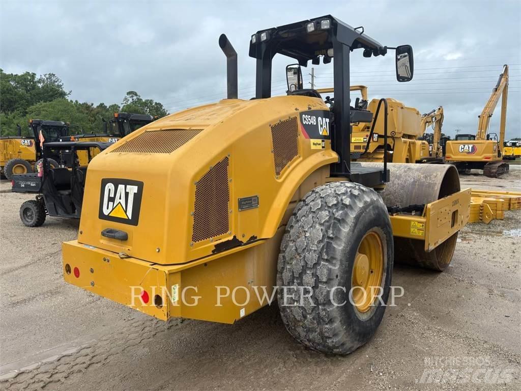 CAT CS54B 雙輪滾壓機