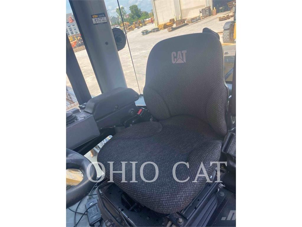 CAT CS56B 複合式滾壓機