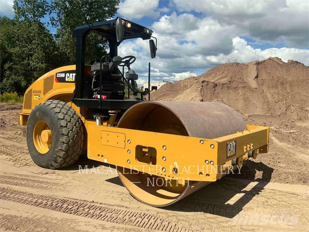 CAT CS56B 單輪滾壓機